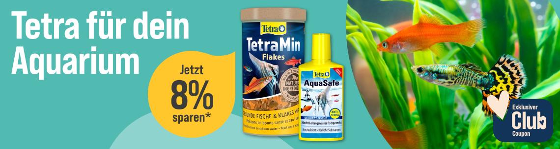 Spare 8 % auf Tetra Werbebanner für Tetra Aquaristik-Produkte mit dem Schriftzug „Tetra für dein Aquarium“. Abgebildet sind die Produkte TetraMin Flakes und Tetra AquaSafe. Rechts schwimmen mehrere farbenfrohe Zierfische zwischen grünen Wasserpflanzen in einem Aquarium. Ein Hinweis hebt hervor: „Jetzt 8 % sparen*“. Zusätzlich wird ein exklusiver Club-Coupon beworben.