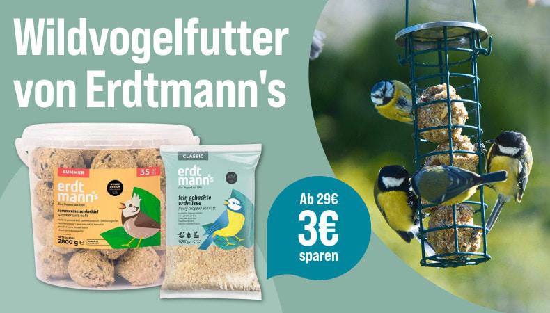 Spare 3€ ab 29€ auf Wildvogelfutter von Erdtmann's Aktionsbanner für Wildvogelfutter von Erdtmann’s. Mehrere Vögel sitzen an einem Futterspender, daneben Verpackungen von Wildvogelfutter