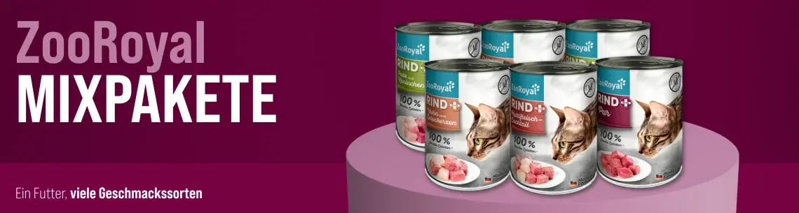 ZooRoyal Mixpakete Katzenfutter Banner Mehrere ZooRoyal Mixpakete Katzenfutterdosen stehen auf einem Podest vor violettem Hintergrund.
