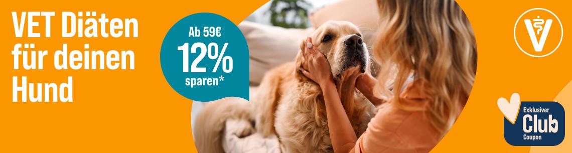 Spare 12% ab 59€ auf Spezialfutter für Hunde Aktionsbanner für VET‑Diäten für Hunde: Eine Person streichelt einen Hund; Text: ‚VET Diäten für deinen Hund‘, ‚Ab 59 € 12 % sparen‘ und ‚Exklusiver Club Coupon