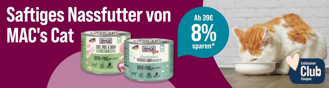 Spare 8 % ab 39 € auf MAC's Cat Nassfutter Aktionsbanner für MAC's Cat Nassfutter. Links der Titel „Spare 8 % ab 39 € auf MAC's Cat Nassfutter“. Mittig sind zwei Dosen MAC's Cat Nassfutter abgebildet. Rechts frisst eine Katze aus einem weißen Napf. Ein blauer Hinweis hebt den Rabatt „Ab 39 € 8 % sparen“ hervor. Rechts unten befindet sich ein Badge mit dem Hinweis „Exklusiver Club Coupon“. Hinweis: Preisvorteil auf ausgewählte MAC's Cat Nassfutter-Produkte für Club-Mitglieder.